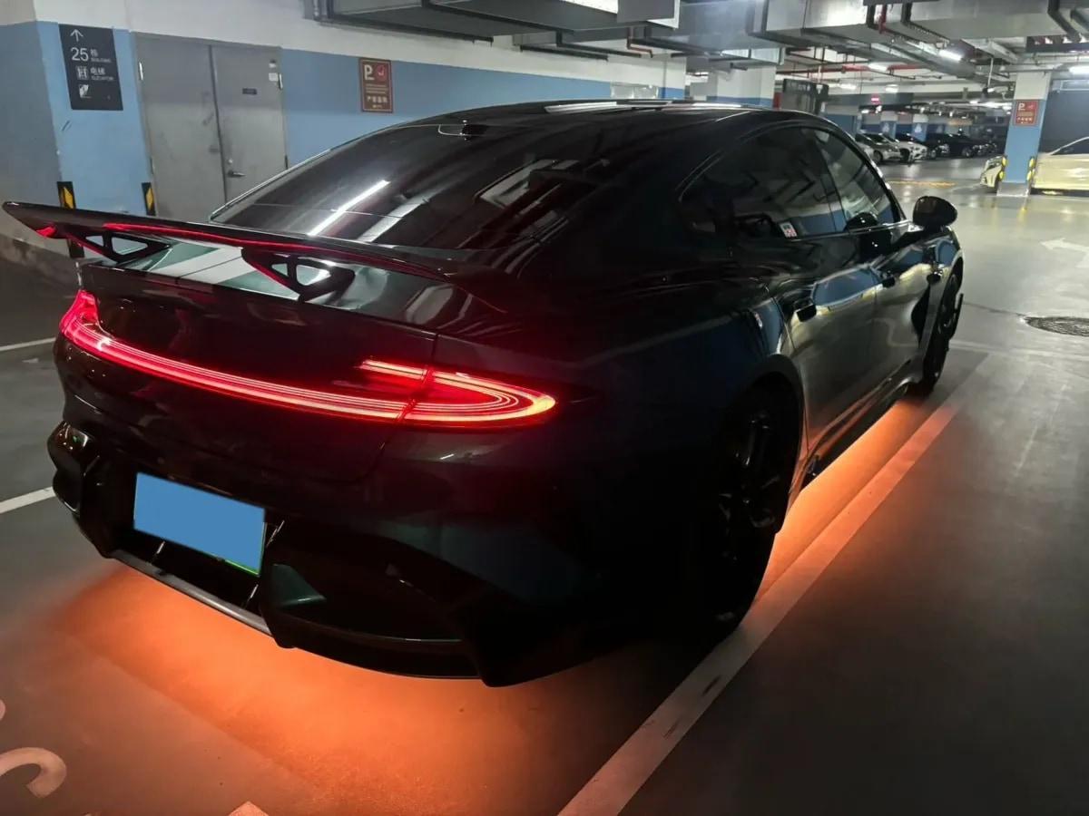 2025 Xiaomi SU7 Ultra BEV 93.7KWH 630km image 4