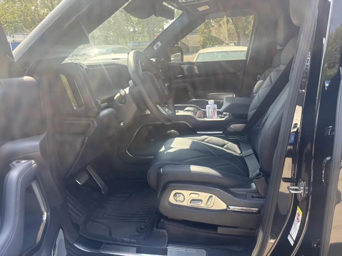 2025 FangChengBao Bao 8 2.0T 245HP L4 E-CVT PHEV 36.8KWH image 4