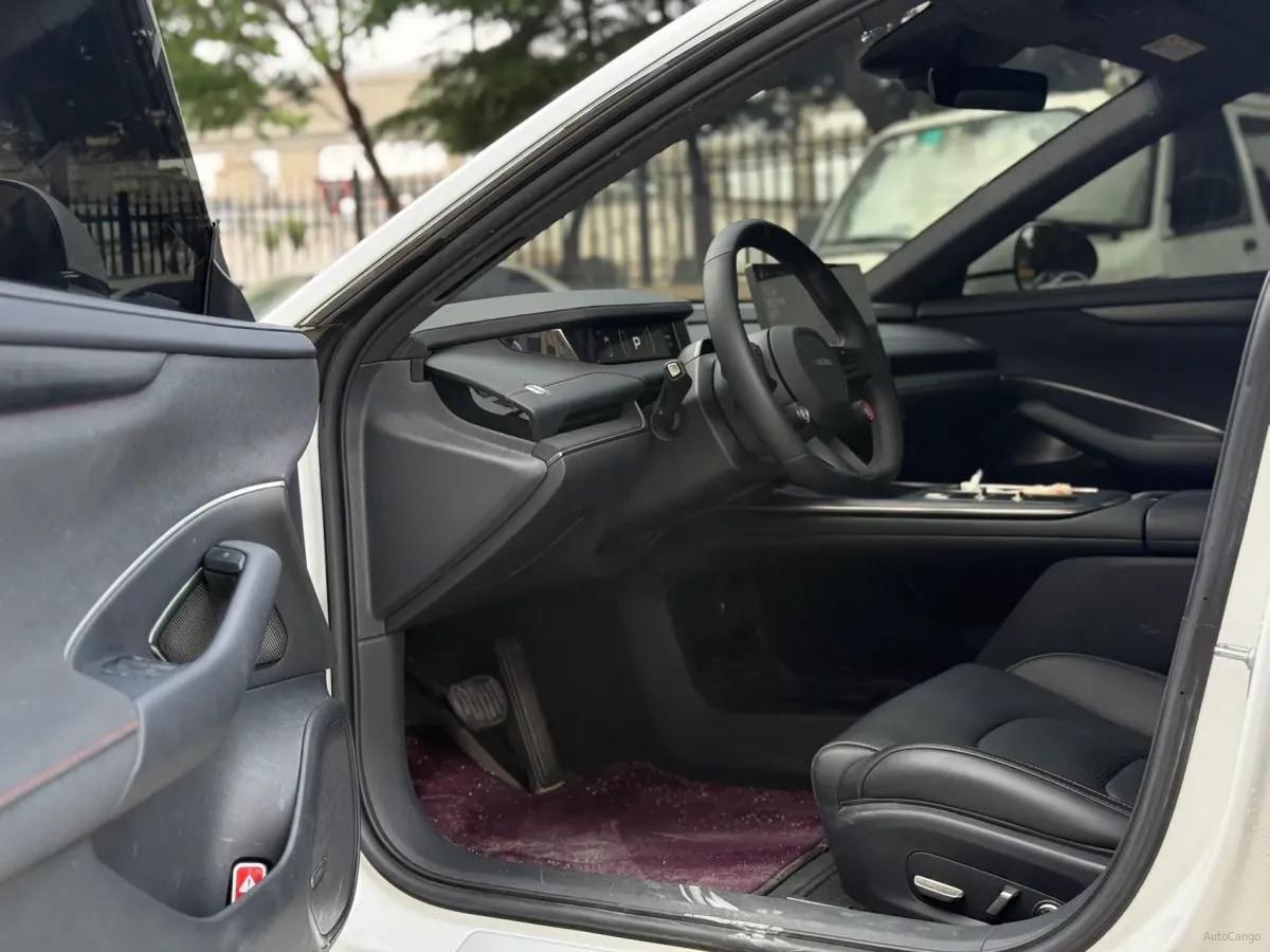 2024 Xiaomi SU7 BEV 73.6KWH image 4