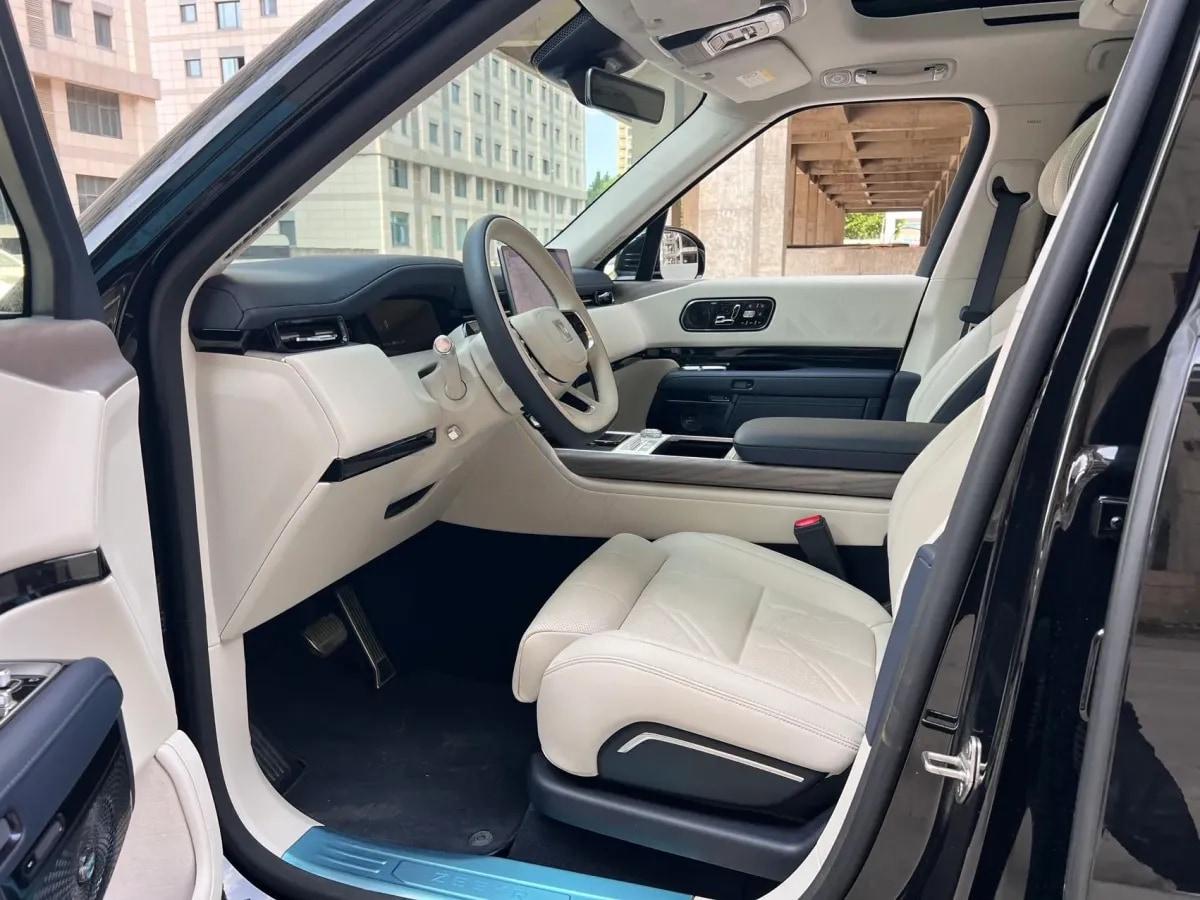 2025 Zeekr 9X 2.0T 279HP L4 1DHT PHEV image 4