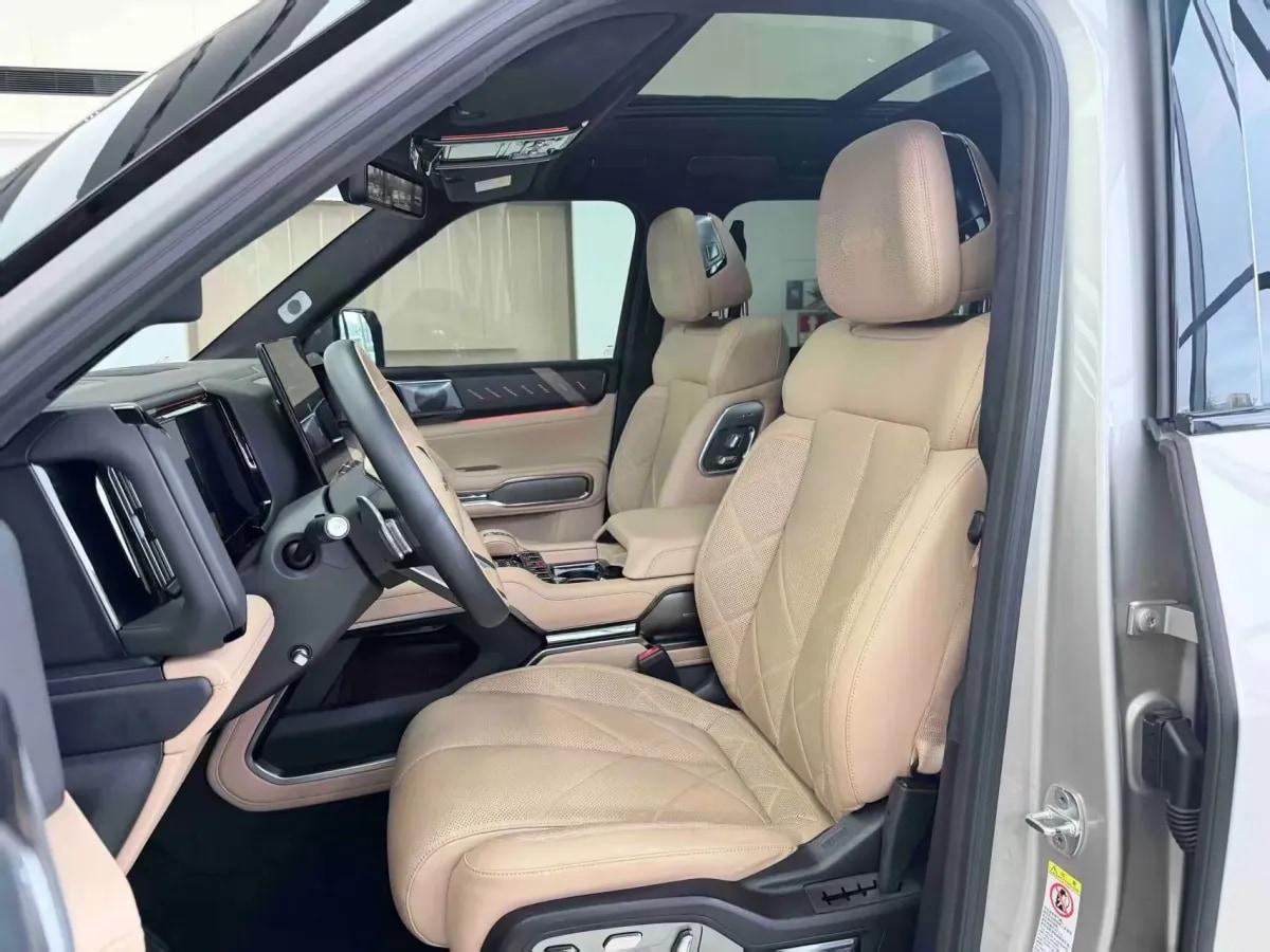 2025 FangChengBao Bao 8 2.0T 245HP L4 E-CVT PHEV 36.8KWH image 4