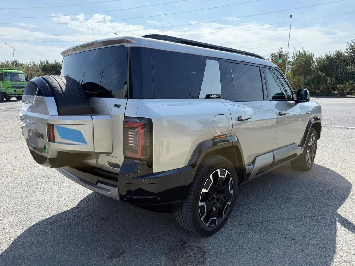 2025 FangChengBao Bao 8 2.0T 245HP L4 E-CVT PHEV 36.8KWH image 4