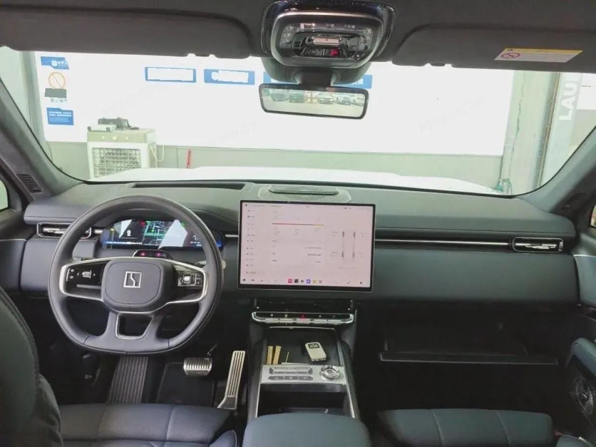 2025 Zeekr 9X 2.0T 279HP L4 1DHT PHEV image 4