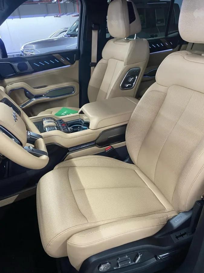 2025 FangChengBao Bao 8 2.0T 245HP L4 E-CVT PHEV 36.8KWH image 4