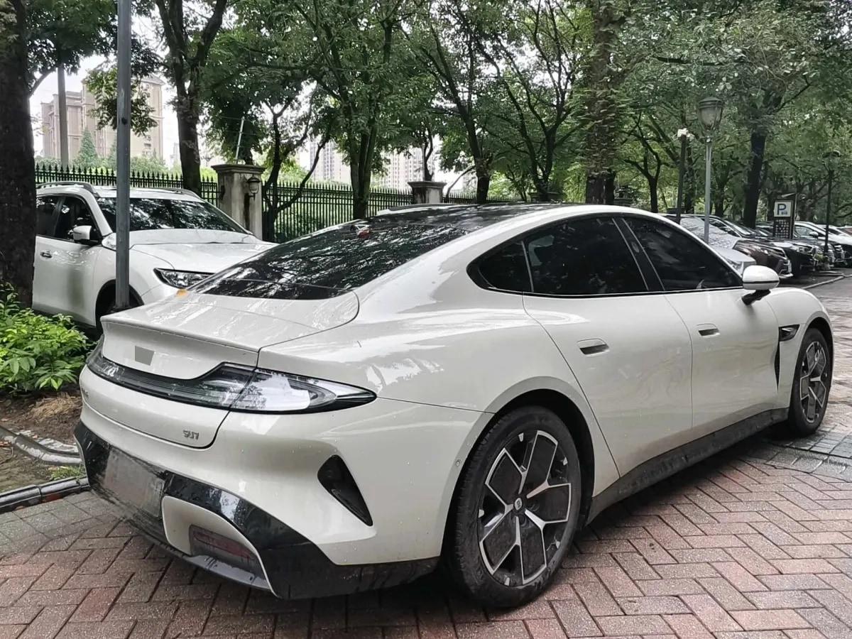2024 Xiaomi SU7 BEV 73.6KWH image 4