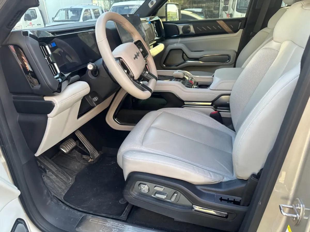 2025 Fang Cheng Bao Bao 8 2.0T 245HP L4 E-CVT PHEV 36.8KWH image 4