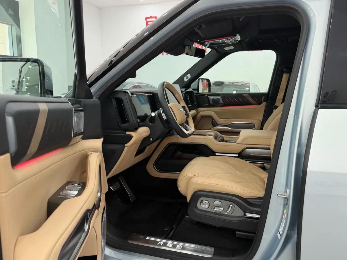 2025 FangChengBao Bao 8 2.0T 245HP L4 E-CVT PHEV 36.8KWH image 4