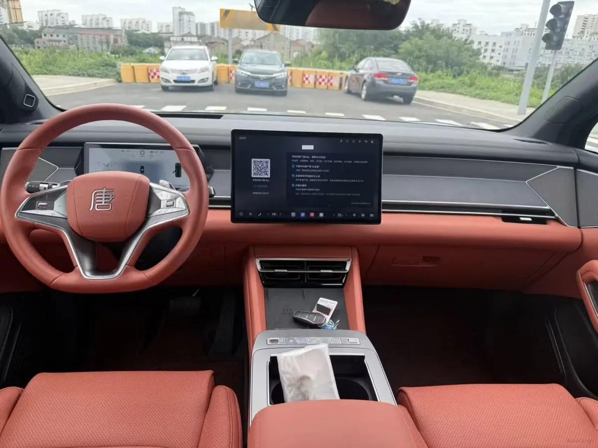 2025 BYD Tang L 1.5T 156HP L4 E-CVT PHEV 35.6KWH 175km image 4
