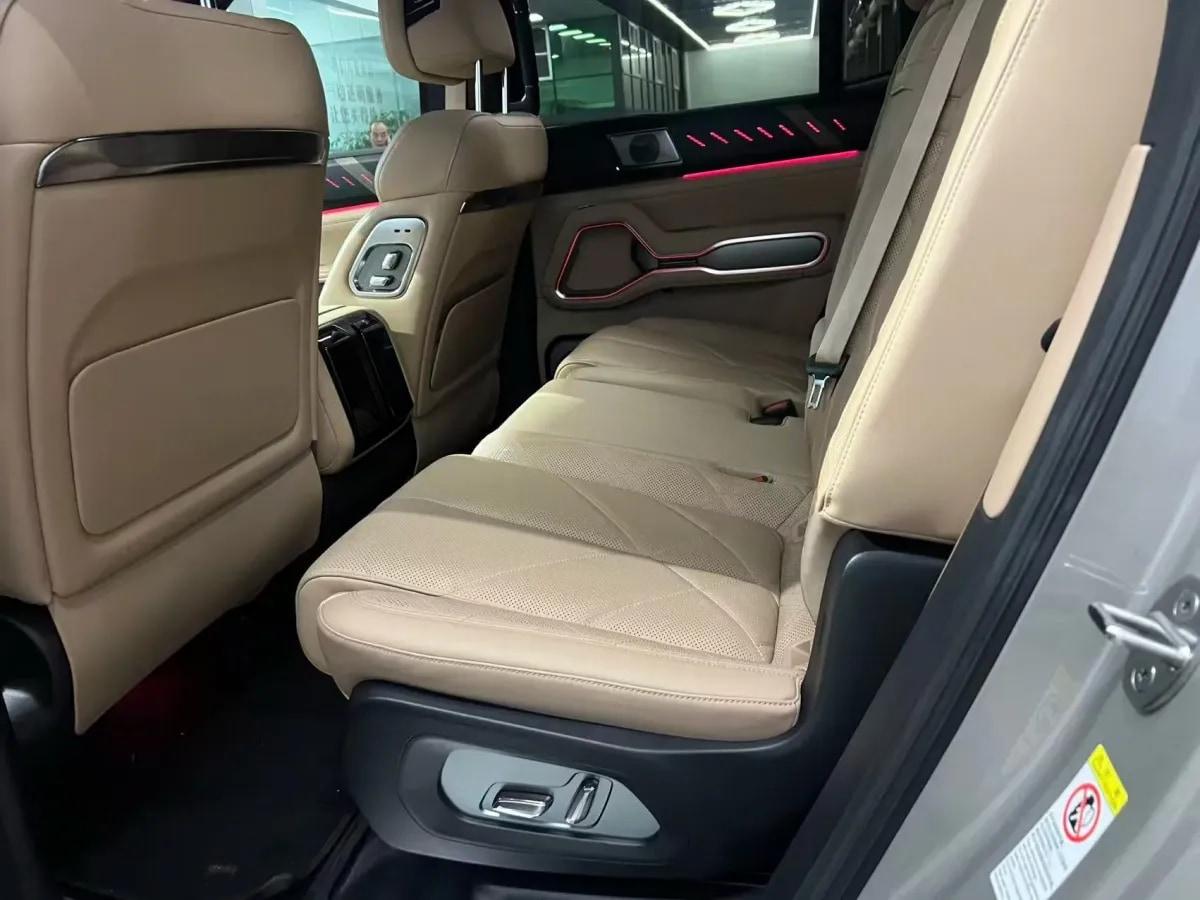 2025 FangChengBao Bao 8 2.0T 245HP L4 E-CVT PHEV 36.8KWH image 4