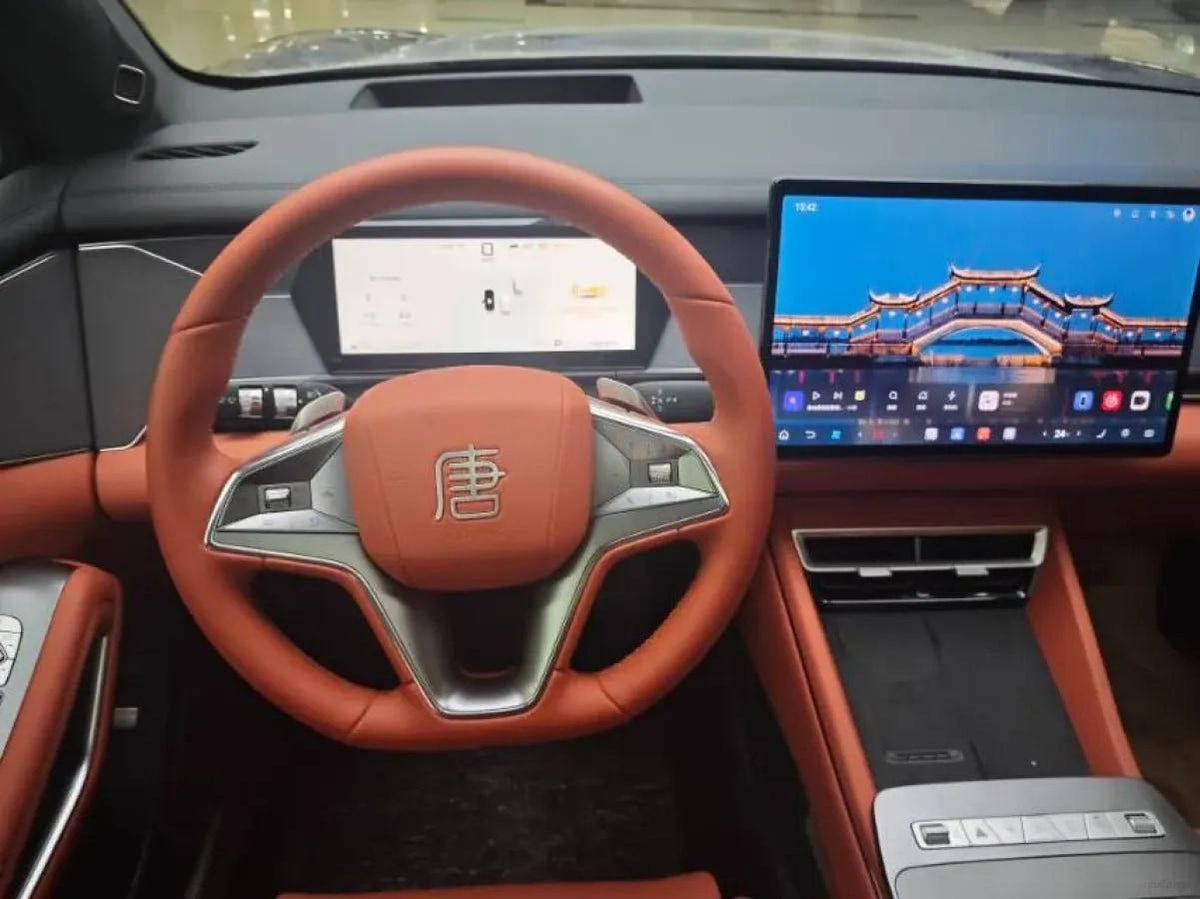 2025 BYD Tang L 1.5T 156HP L4 E-CVT PHEV 35.6KWH 175km image 4
