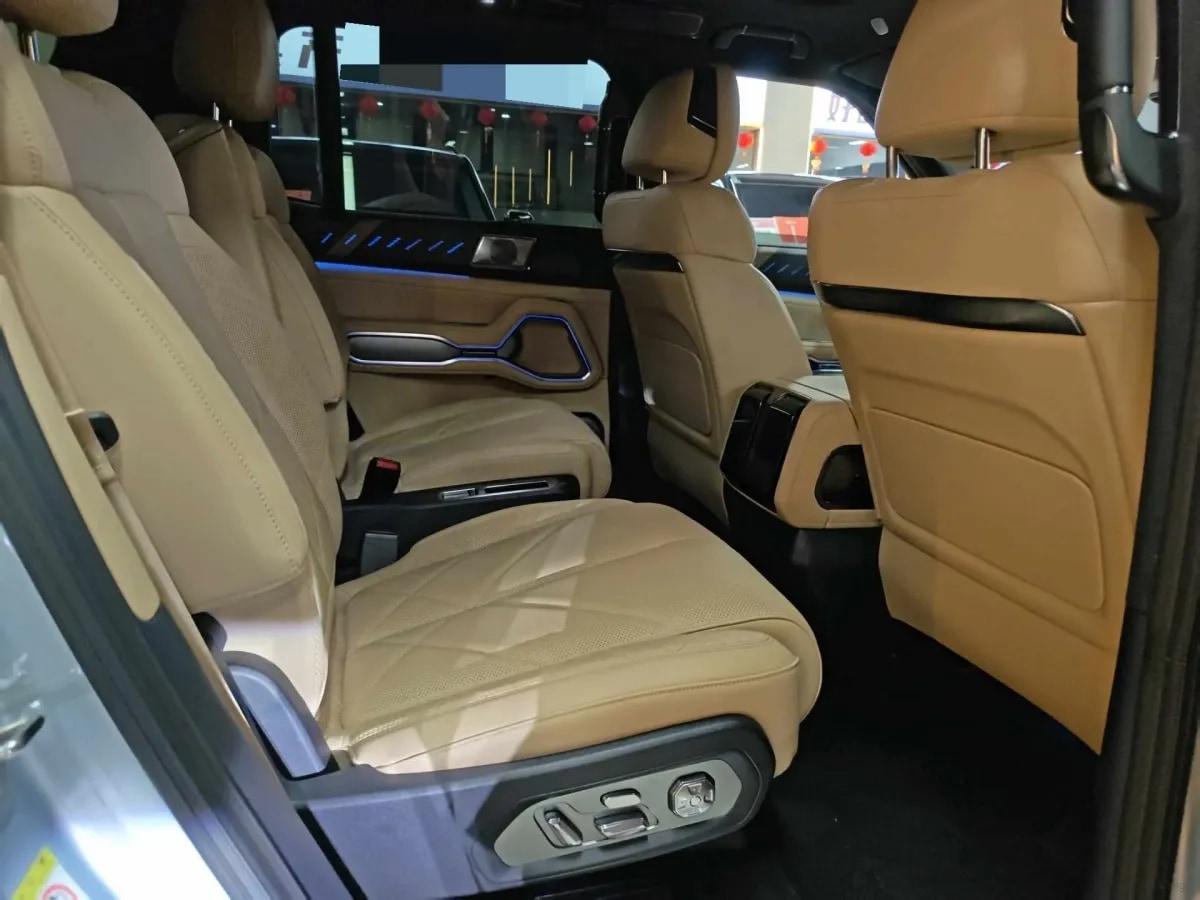 2025 FangChengBao Bao 8 2.0T 245HP L4 E-CVT PHEV 36.8KWH image 4