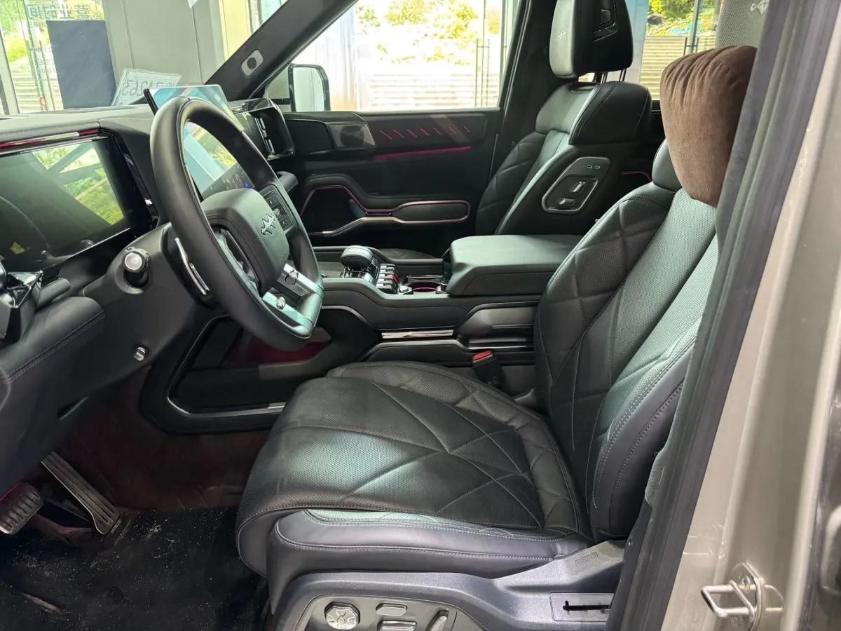 2025 FangChengBao Bao 8 2.0T 245HP L4 E-CVT PHEV 36.8KWH image 4