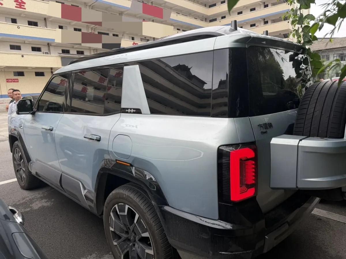 2025 Fang Cheng Bao Bao 8 2.0T 245HP L4 E-CVT PHEV 36.8KWH image 4