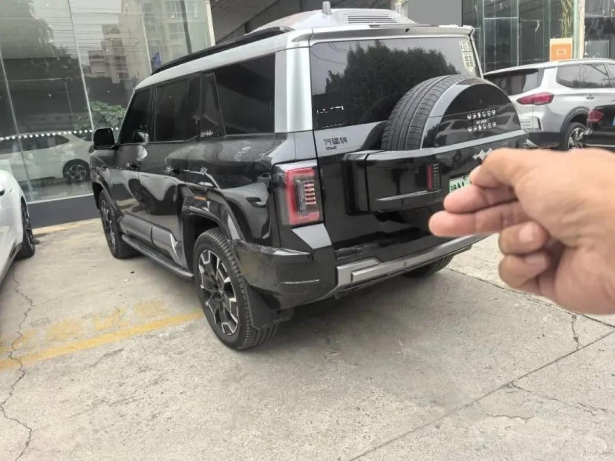 2025 Fang Cheng Bao Bao 8 2.0T 245HP L4 E-CVT PHEV 36.8KWH image 4