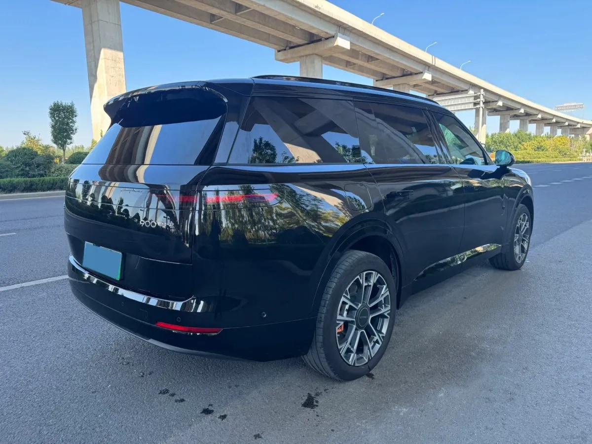 2025 LYNK&CO 900 1.5T 190HP L4 3DHT PHEV 44.85KWH 220km image 4