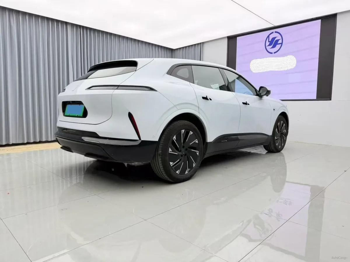 2024 Avatr 07 BEV 82.16KWH 650km image 4