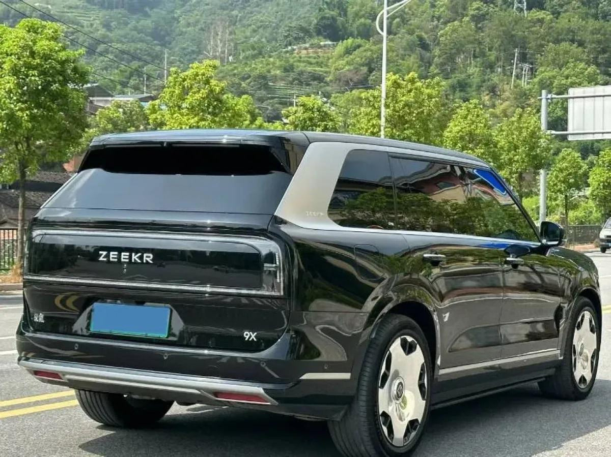 2025 Zeekr 9X 2.0T 279HP L4 1DHT PHEV 70KWH 355km image 4