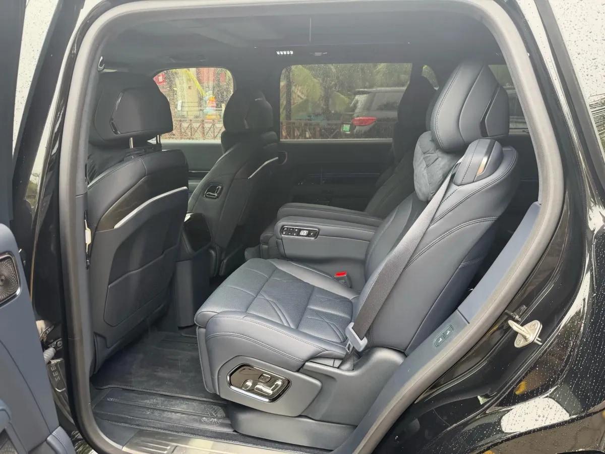 2025 Zeekr 9X 2.0T 279HP L4 1DHT PHEV image 4