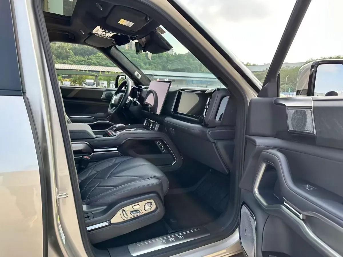 2025 Fang Cheng Bao Bao 8 2.0T 245HP L4 E-CVT PHEV 36.8KWH image 4