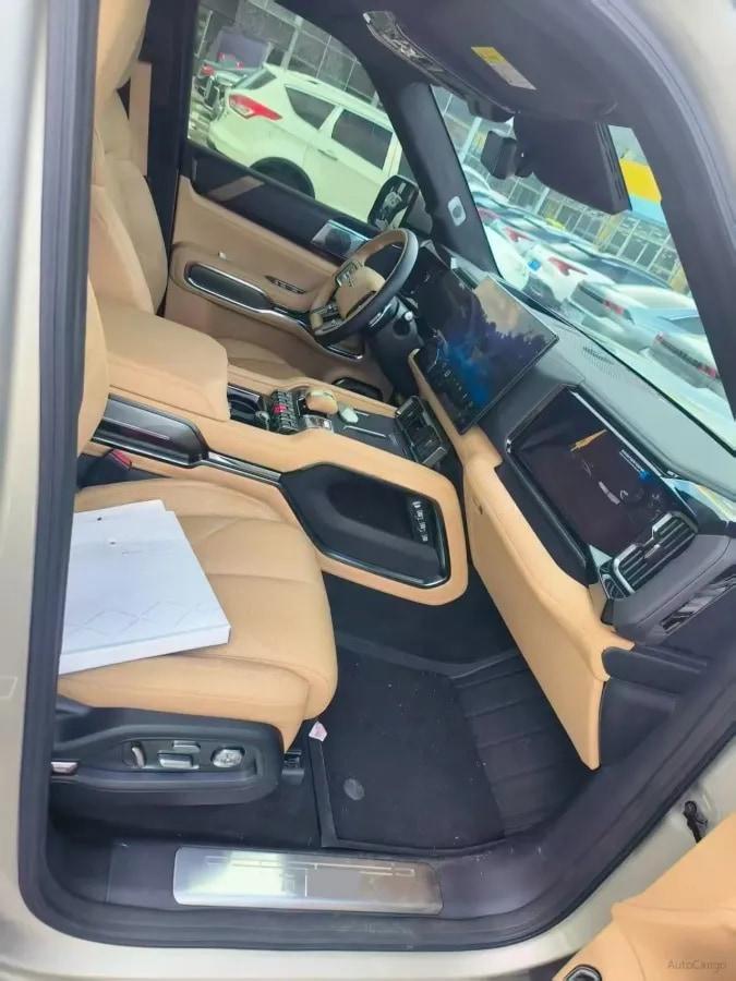 2025 FangChengBao Bao 8 2.0T 245HP L4 E-CVT PHEV 36.8KWH image 4