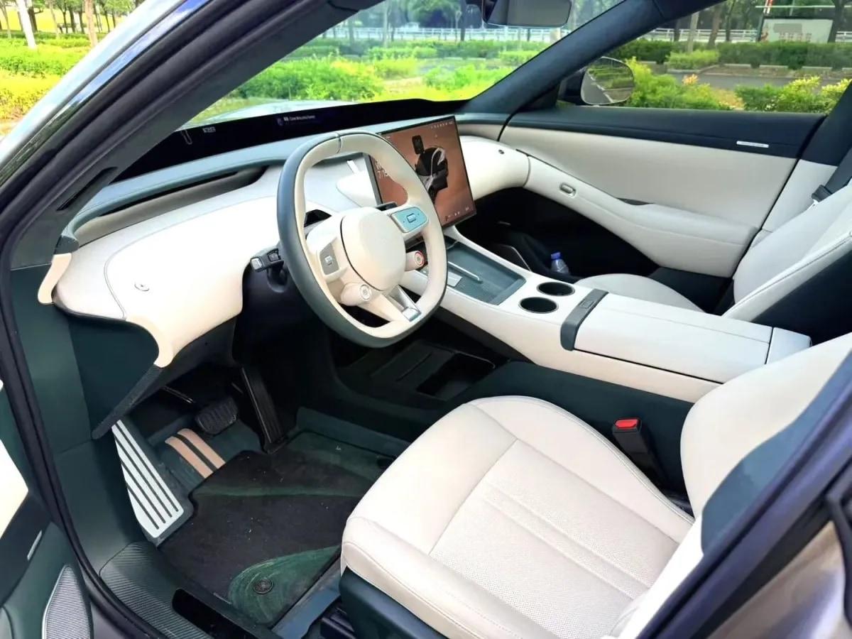 2025 Xiaomi YU7 BEV 101.7KWH image 4