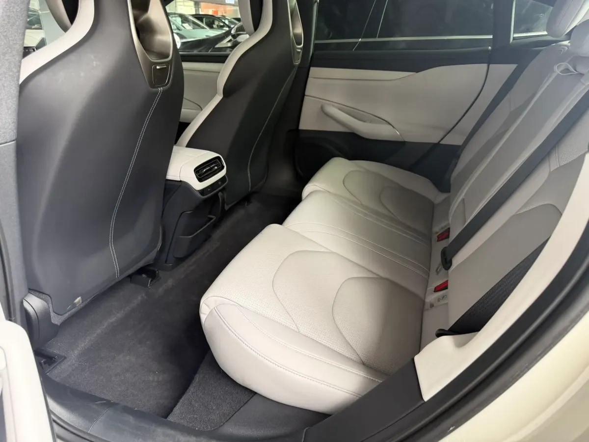 2024 Xiaomi SU7 BEV 73.6KWH 700km image 4