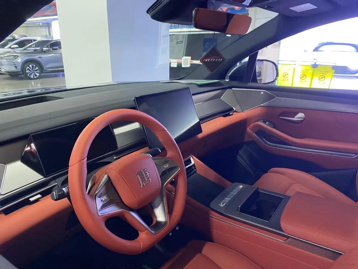 2025 BYD TangL 1.5T 156HP L4 E-CVT PHEV image 4