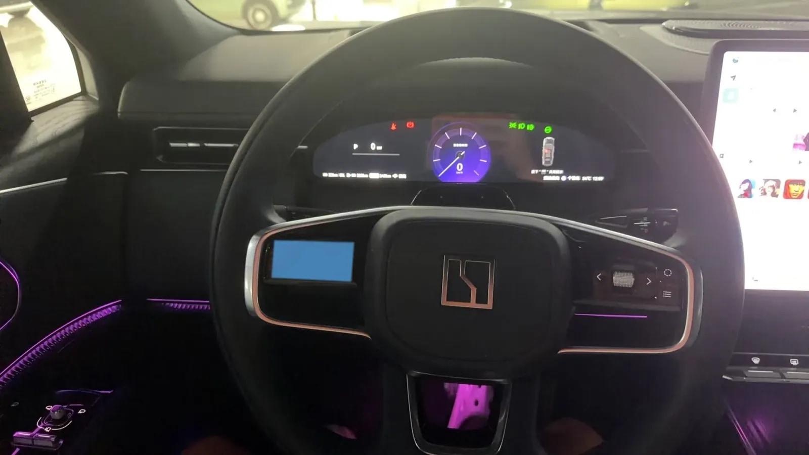 2025 Zeekr 9X 2.0T 279HP L4 1DHT PHEV image 4
