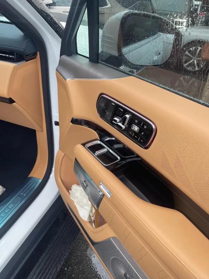 2025 Zeekr 9X 2.0T 279HP L4 1DHT PHEV image 4
