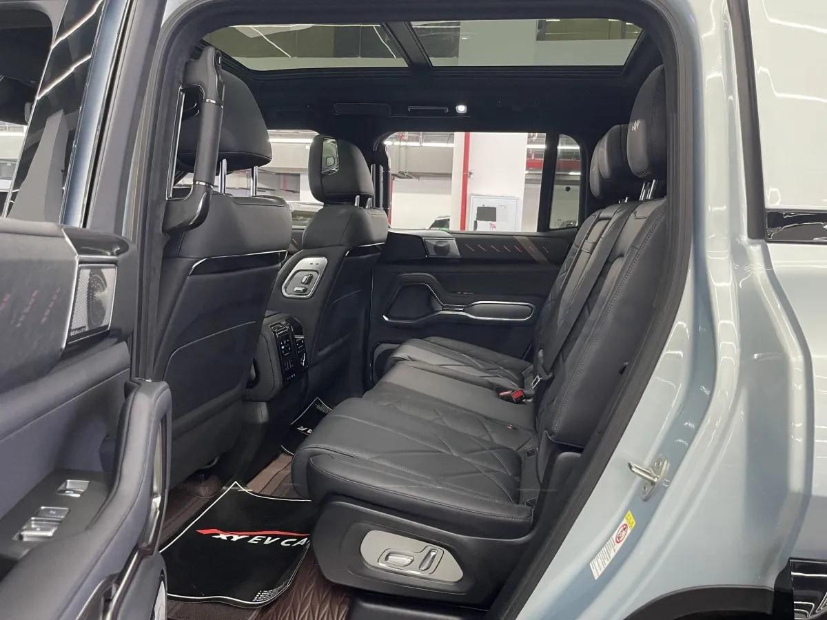 2025 FangChengBao Bao 8 2.0T 245HP L4 E-CVT PHEV 36.8KWH image 4