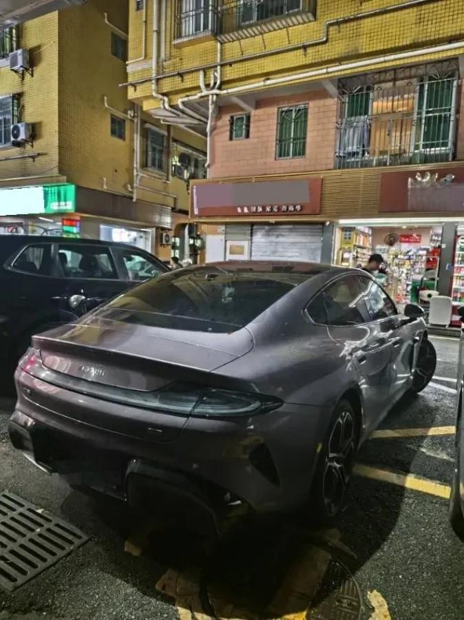 2024 Xiaomi SU7 BEV 73.6KWH image 4