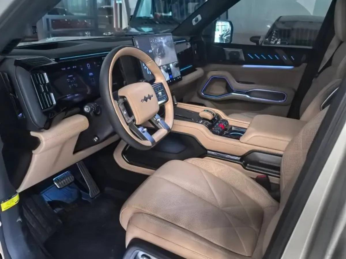 2025 FangChengBao Bao 8 2.0T 245HP L4 E-CVT PHEV 36.8KWH image 4
