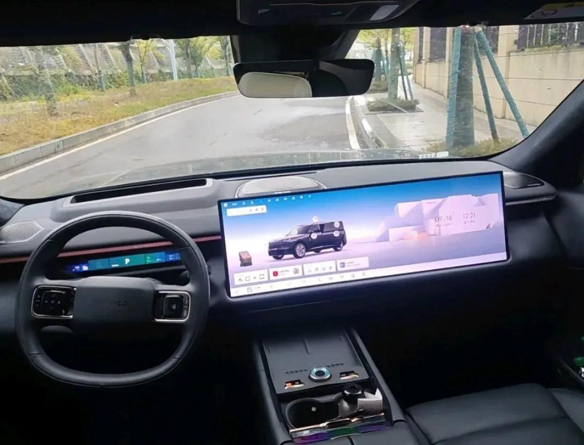 2025 LYNK&CO 900 2.0T 254HP L4 3DHT PHEV 52.38KWH 280km image 4