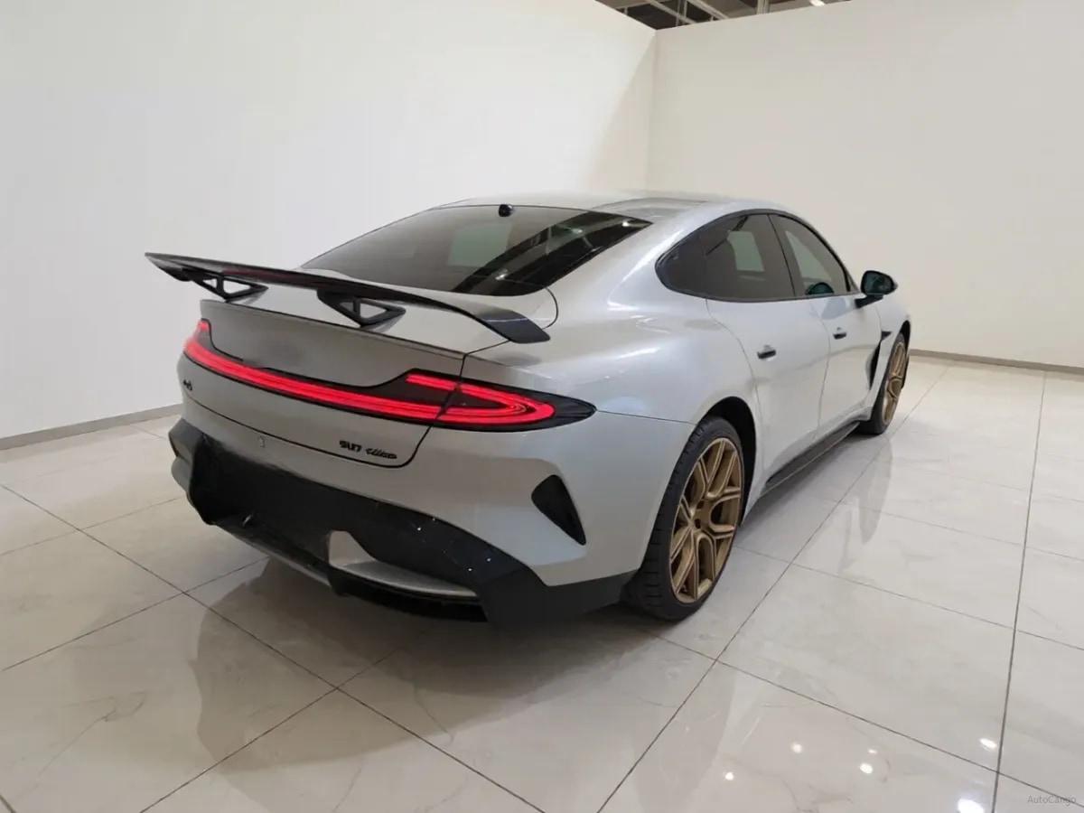 2025 Xiaomi SU7 Ultra BEV 93.7KWH image 4