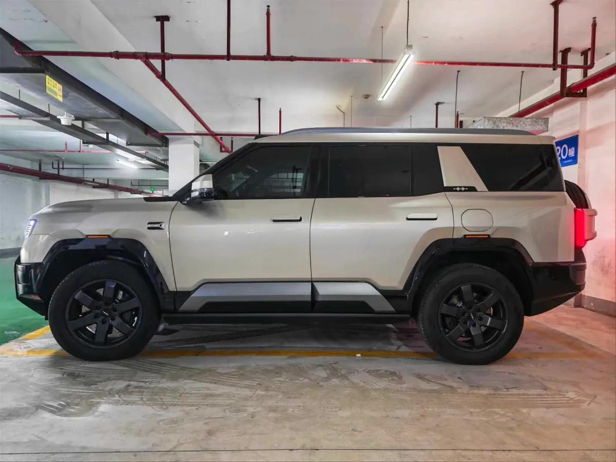 2025 FangChengBao Bao 8 2.0T 245HP L4 E-CVT PHEV 36.8KWH image 4