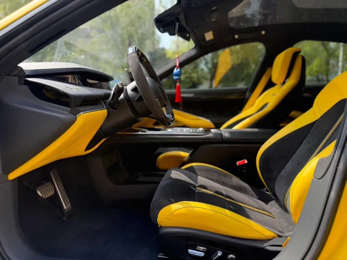 2025 Xiaomi SU7 Ultra BEV 93.7KWH 630km image 4
