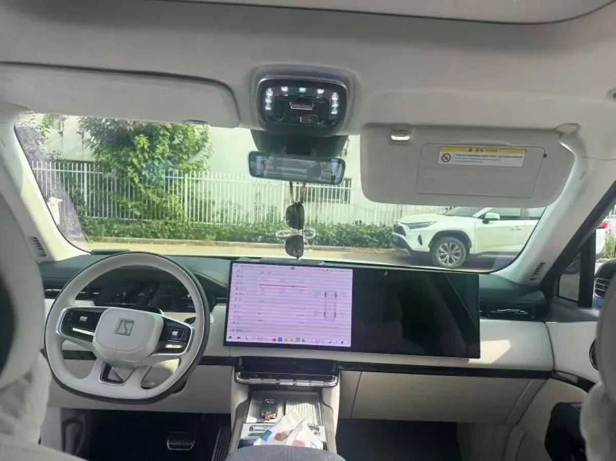 2025 Zeekr 9X 2.0T 279HP L4 1DHT PHEV image 4