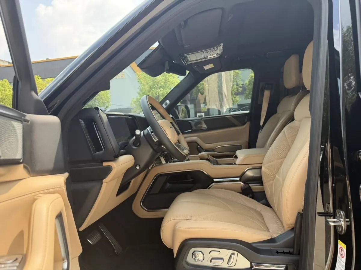 2025 FangChengBao Bao 8 2.0T 245HP L4 E-CVT PHEV 36.8KWH image 4