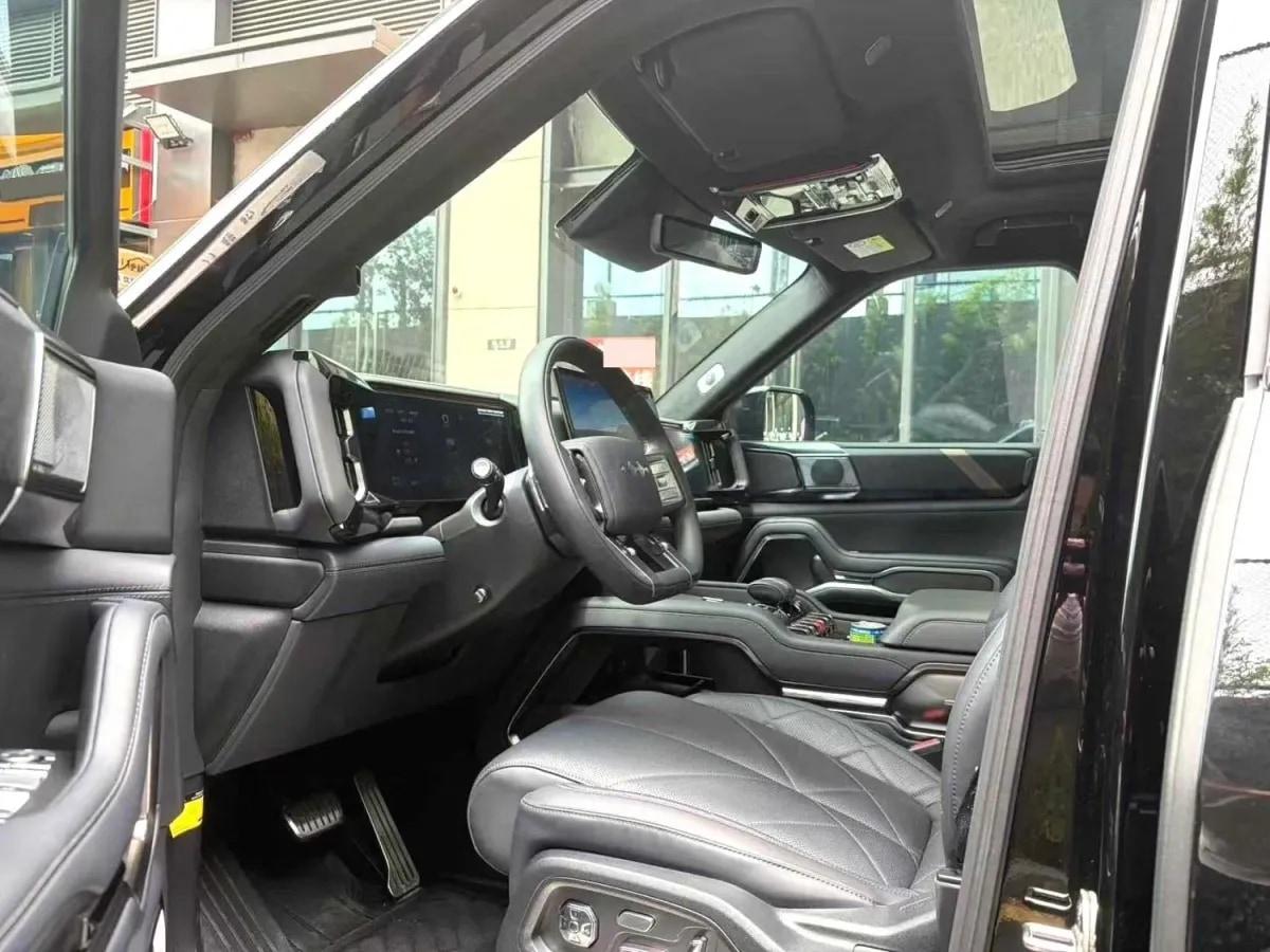 2025 Fang Cheng Bao Bao 8 2.0T 245HP L4 E-CVT PHEV 36.8KWH image 4