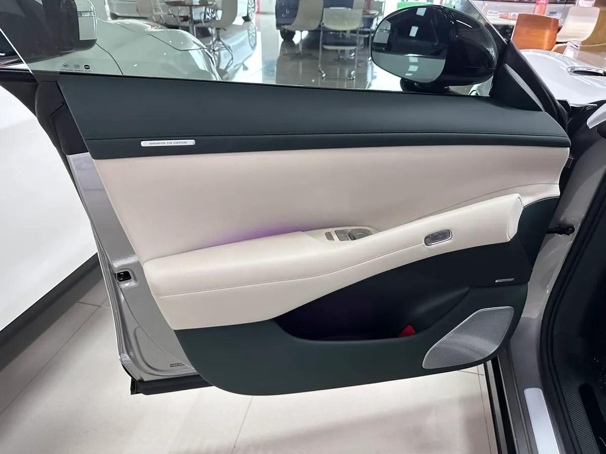 2025 Xiaomi YU7 BEV 96.3KWH image 4