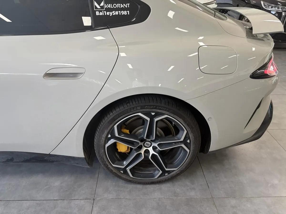 2024 Xiaomi SU7 BEV 73.6KWH image 4