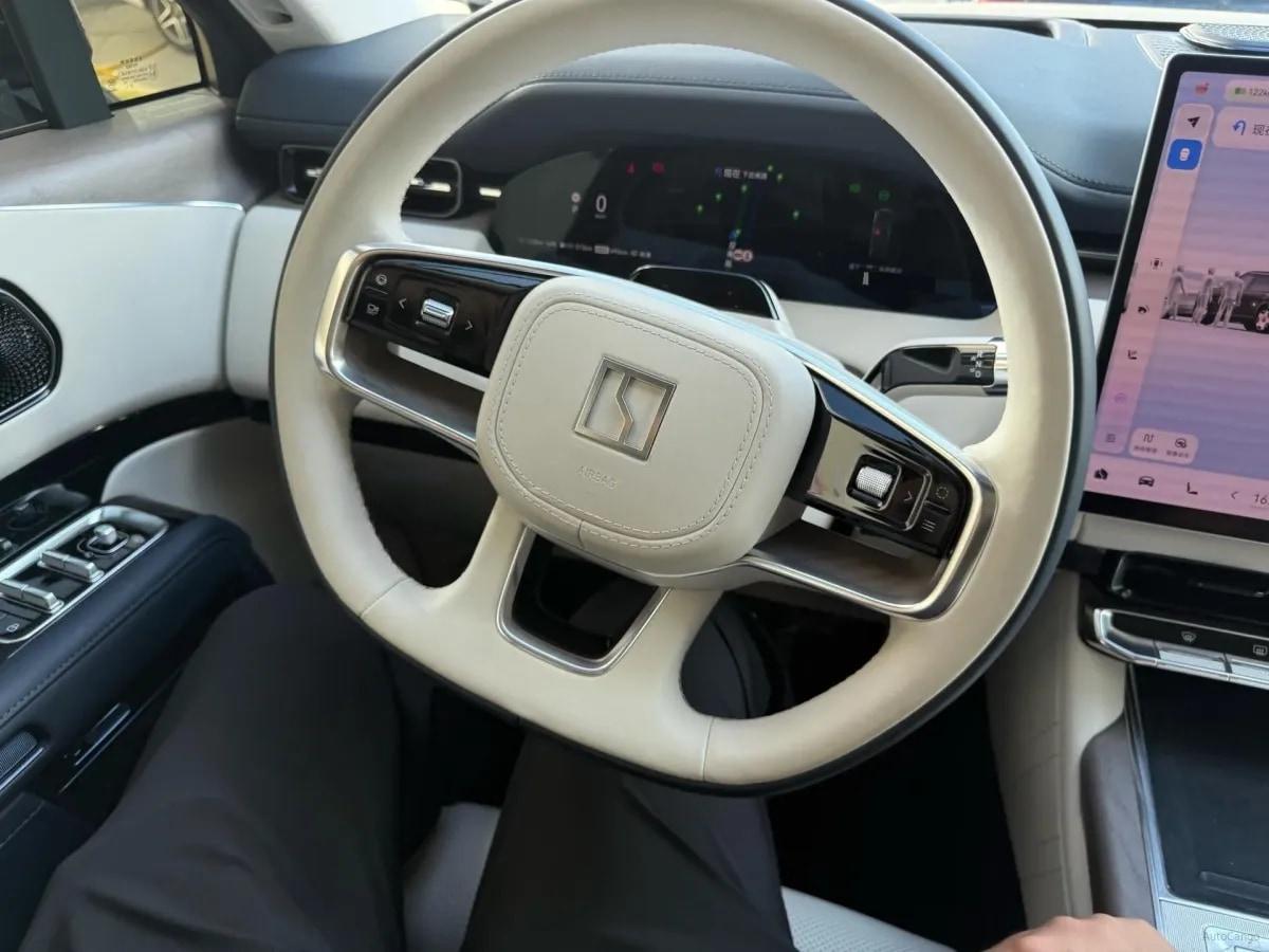 2025 Zeekr 9X 2.0T 279HP L4 1DHT PHEV image 4