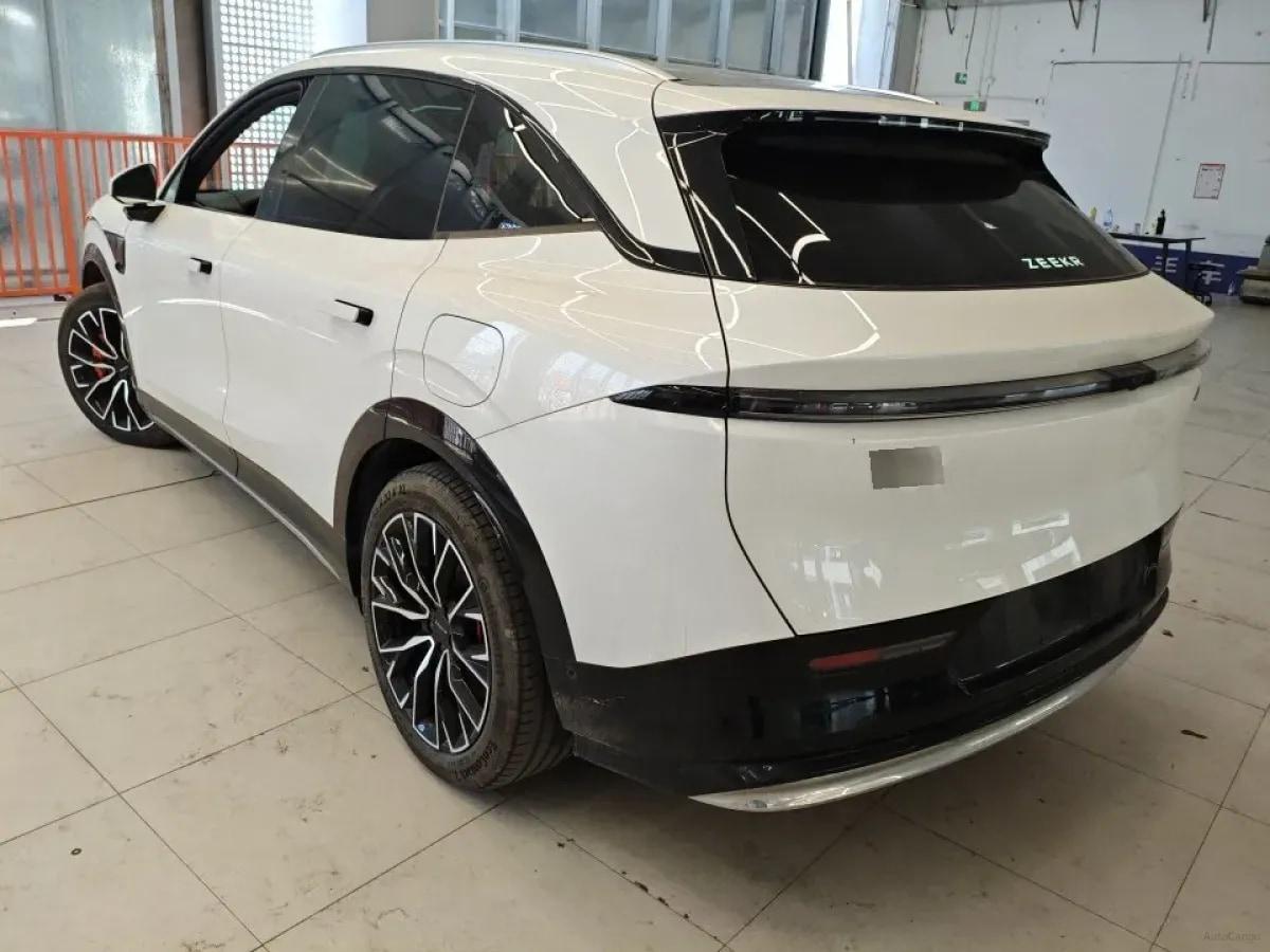 2025 Zeekr 7X BEV 100KWH image 4