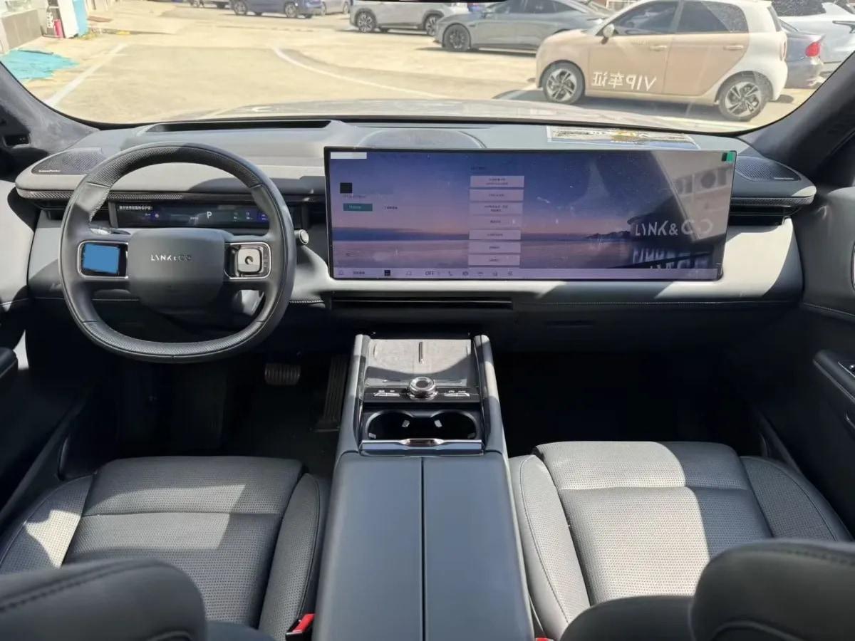 2025 LYNK&CO 900 2.0T 254HP L4 3DHT PHEV 52.38KWH 280km image 4