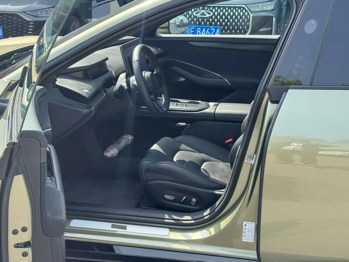 2024 Xiaomi SU7 BEV 73.6KWH image 4