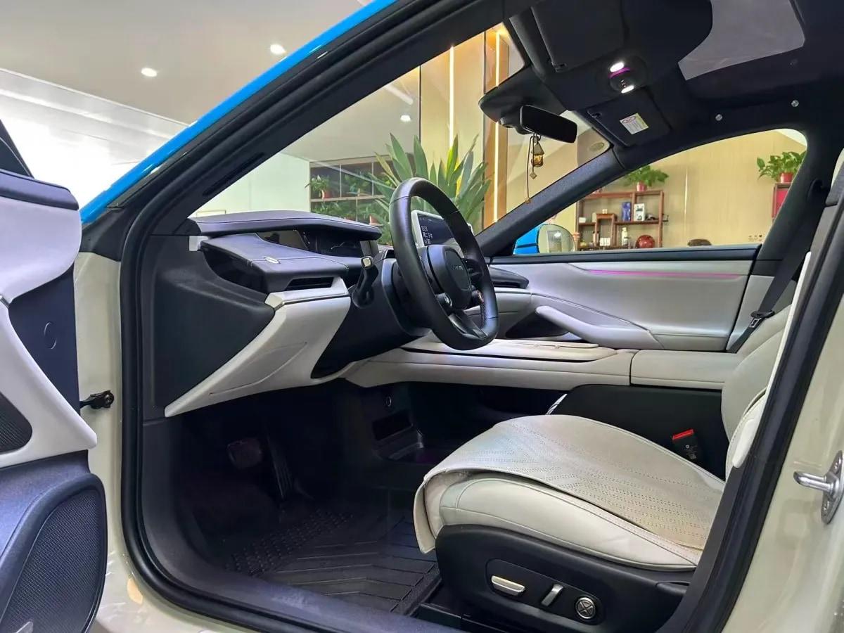 2024 Xiaomi SU7 BEV 73.6KWH image 4