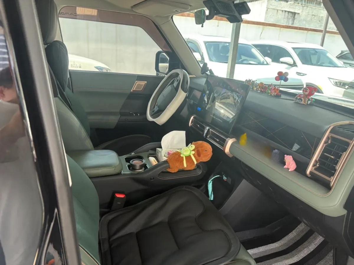 2024 iCAR iCAR 03 BEV 65.69KWH image 4