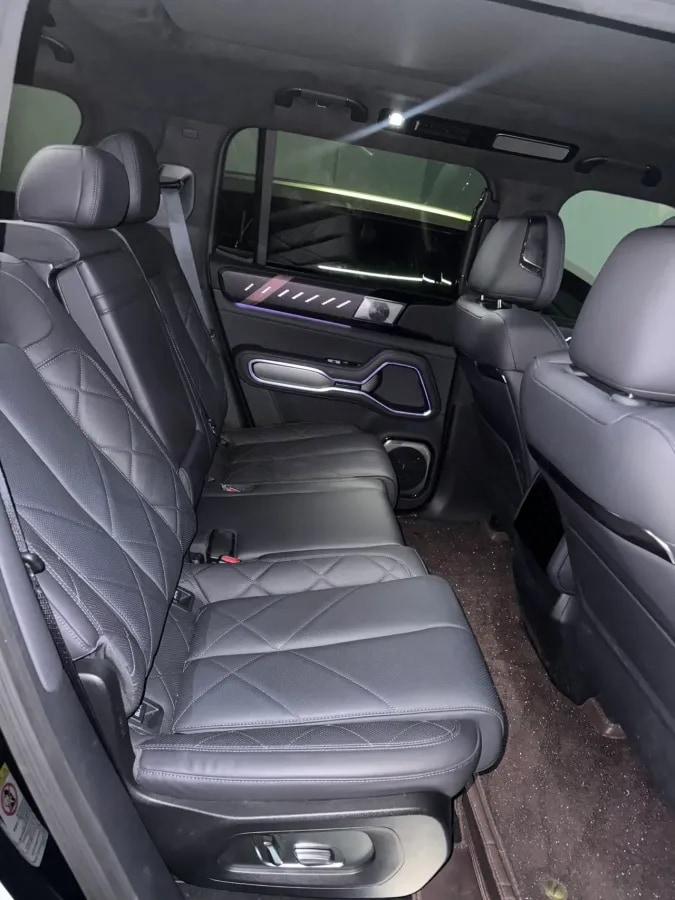 2025 Fang Cheng Bao Bao 8 2.0T 245HP L4 E-CVT PHEV 36.8KWH image 5