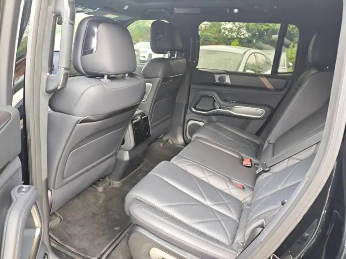 2025 FangChengBao Bao 8 2.0T 245HP L4 E-CVT PHEV 36.8KWH image 5