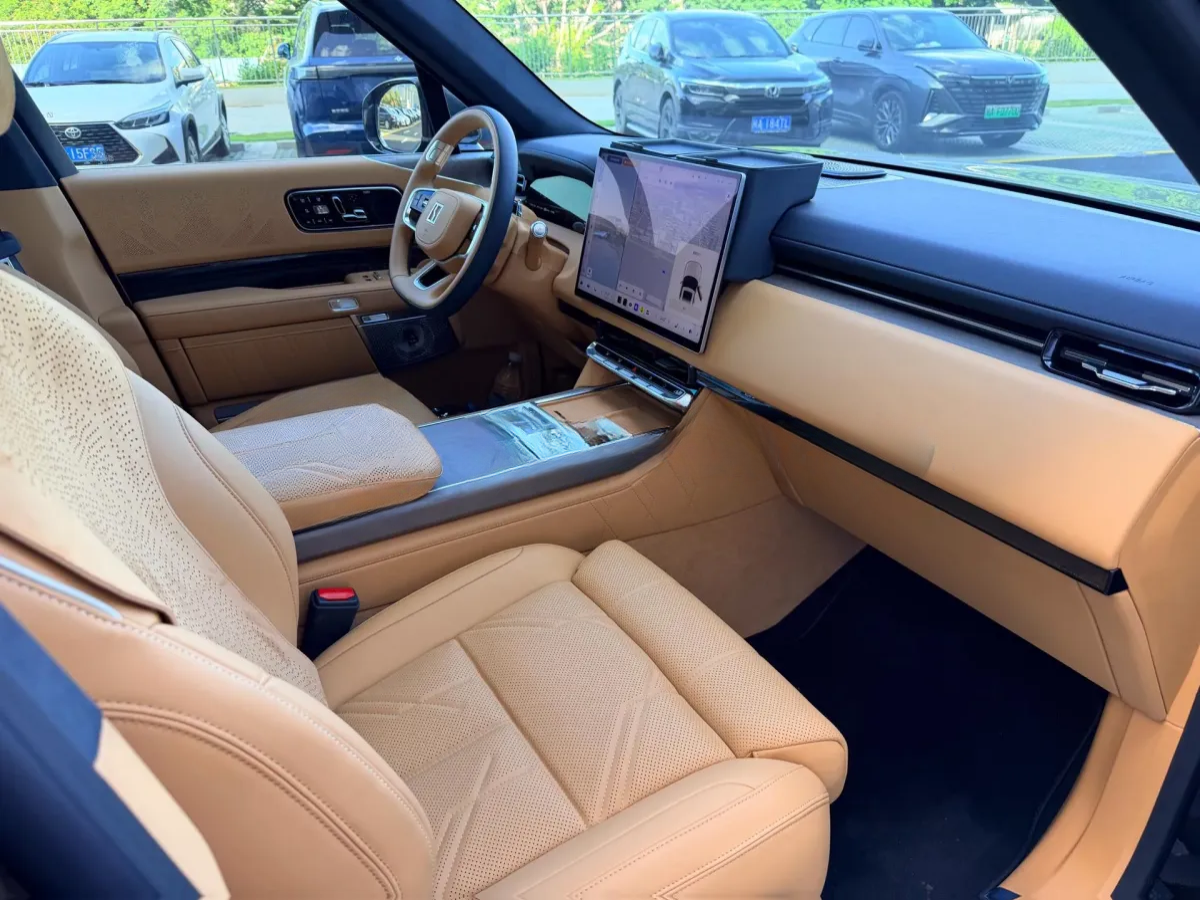 2025 Zeekr 9X 2.0T 279HP L4 1DHT PHEV image 5